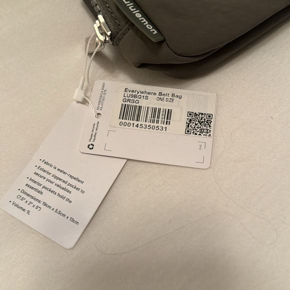 Lululemon Everywhere Belt Bag - Picture 2 of 2